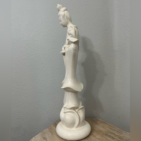 Vintage Asian Figurine - Picture 8 of 9